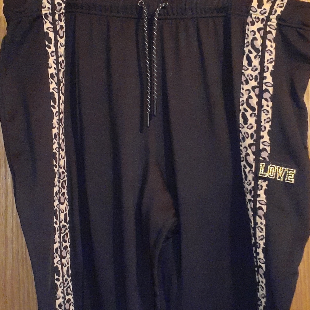 Black & Leparod pants size XXXL (21)